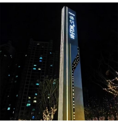 广告灯箱：城市公共场景的常规光影展示载体